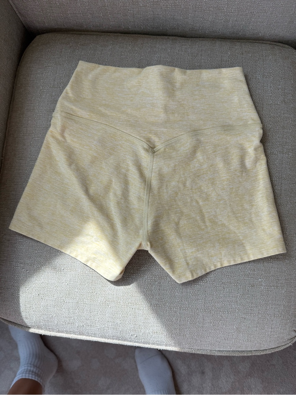 3" Alosoft High-Waist Carefree Short in Warm Butter sz S